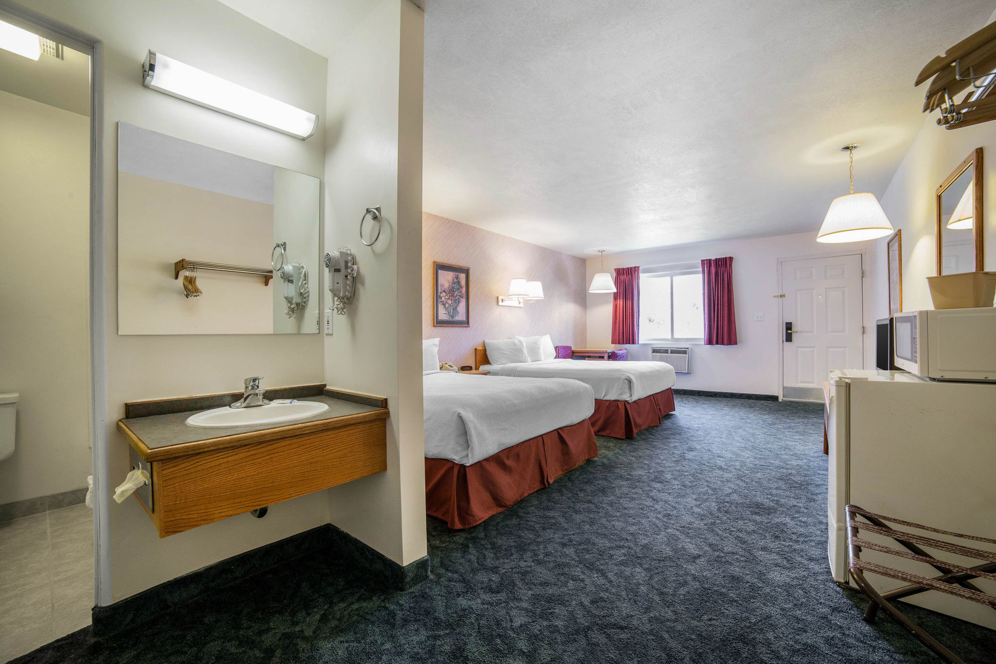 Rodeway Inn Whitehall Quarto foto