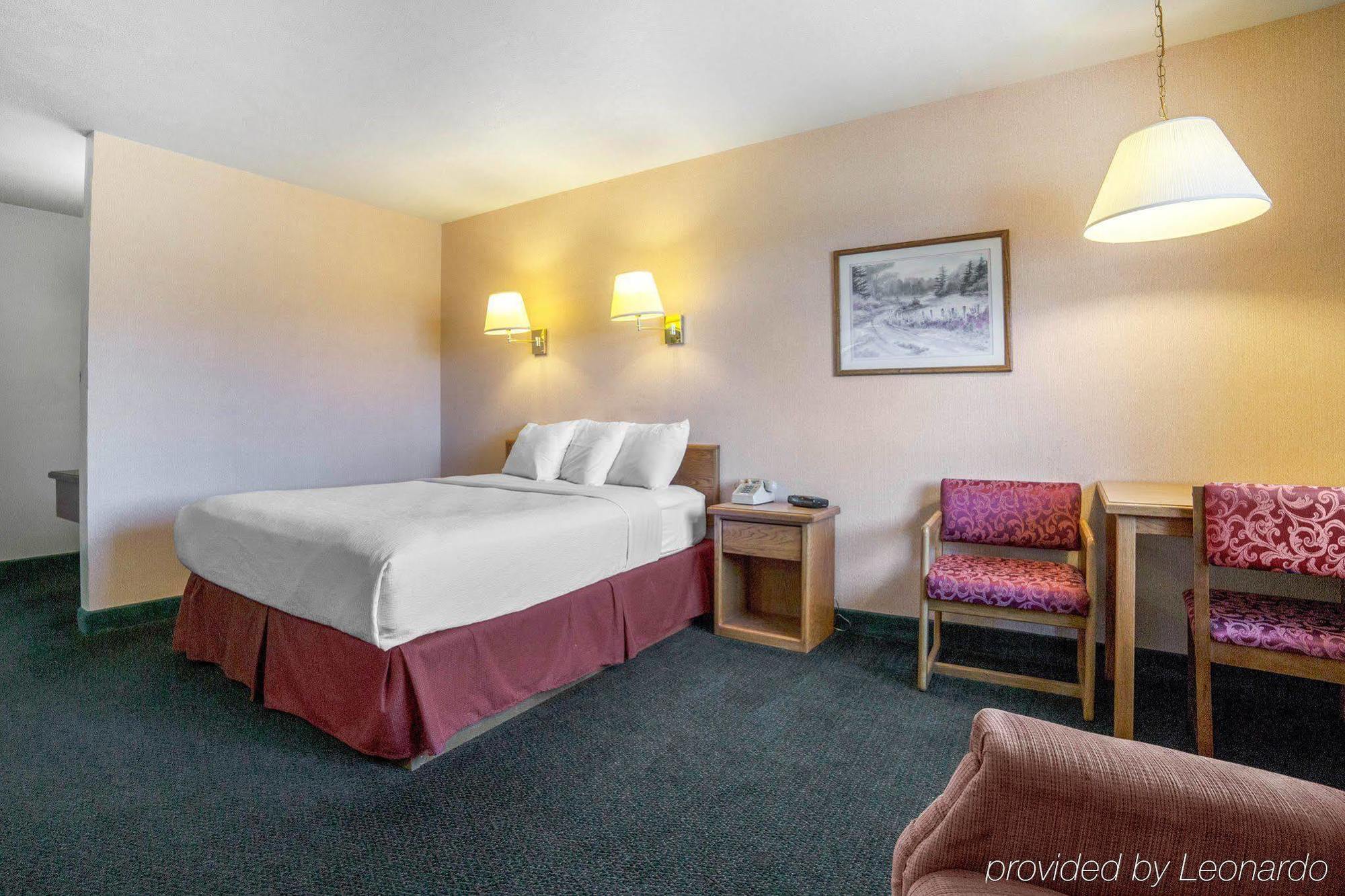 Rodeway Inn Whitehall Exterior foto